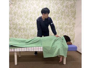 リーフ鍼灸整骨院  君津アピタ院【マッサージ・整体・美容鍼・肩こり】の写真/頑固な首・肩コリを撃退！実力派【リーフ鍼灸整骨院】仕込みの鍼灸×筋膜リリースで驚きの軽さを実感