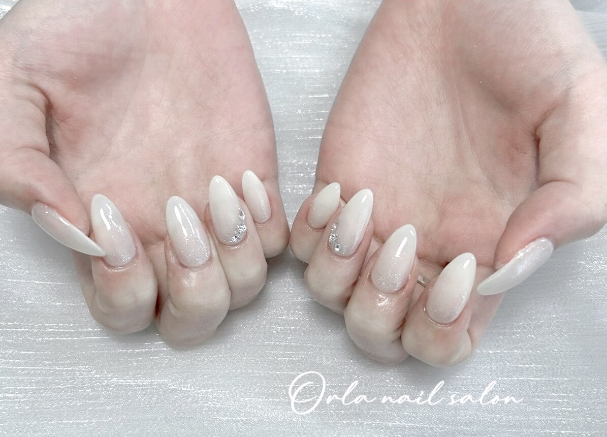 プロフ必読　様　　ホワイトワンカラー プロフ必読 様 ホワイトワンカラー 2025年秋トレンド】ホワイト ワン