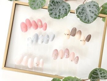 トゥインクリーネイルサロン(Twinkly Nail Salon)の写真/お仕事上派手なネイルができない方にも◎シンプルだからこそ、周りと差がつく、上品な指先に…♪