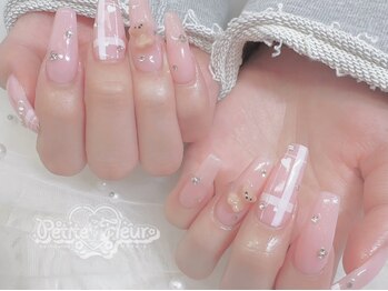 プチ フルール(Petite Fleur)の写真/【長さ出しが得意なサロン!!】爪・指の特徴に合わせて材料からご提案★ジェルチップを使った長さだしも◎