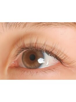 ナチュラル上品な目元にしたい