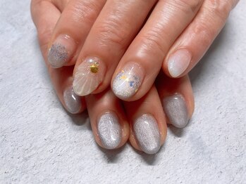 エフツー(F2)/ラグジュアリー