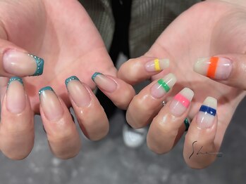 シー(SHE)/ちぐはぐネイル