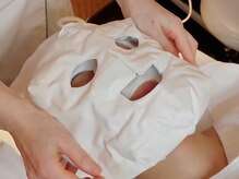 ホワイトカメリア(White Camellia)/温熱マスクで血行促進/小顔効果