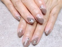 コキーユ(Coquille)/上品きらめきネイル