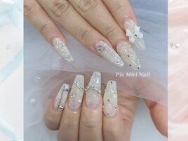 ホワイト×ツヤぷく×ストーン