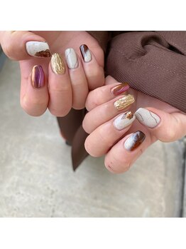 ニュアンスネイル 個性派