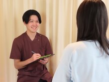 整体院 拓 太白院の雰囲気（姿勢や身体のバランスを確認しながら不調を見ていきます）