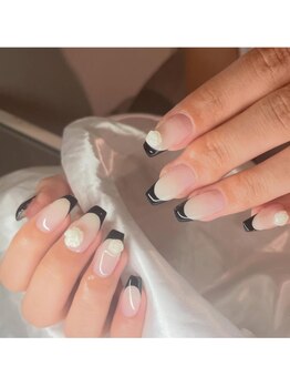 リノ(Lino)/ココシャネル風ネイル【谷川】