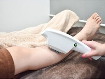 プルーラント エステ キョウト(Pullulant Esthe Kyoto)の写真/【完全都度払い制♪】最新マシンで痛みが少なくスピーディーな施術◇メンズ全身脱毛で清潔感溢れる素肌へ！