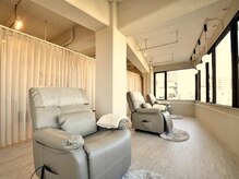 アンドアイ(and i...)の雰囲気(開放感のある店内)