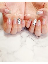 シュポルテ(chou porte)/ワンポイントダルメシアンネイル