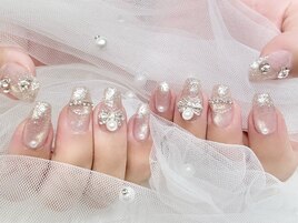 キラキラ華やか♪ビジューネイル