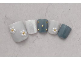 7000円　フットネイル