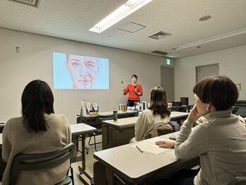 まろん鍼灸整骨院/美容セミナーも開催してます