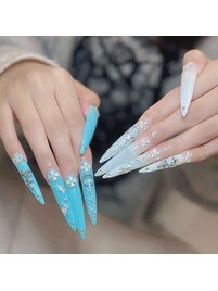 クロスと鎖のクールネイル
