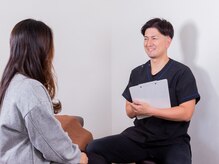 富雄みなみ整骨院の雰囲気（肩こり腰痛骨盤の歪みもわかりやすくご説明いたします。）
