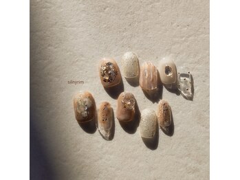 シルニー リム(Silny rim)/上)アシメ / 下)やり放題