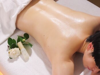 ザ リラックスサロン フクオカ(THE RELAX SALON Fukuoka)の写真/首肩こり・夏バテ改善【全身アロマ60分¥5940】長崎椿オイルと独自手技で極上の癒しを完全個室でゆっくり