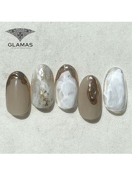 グラマス(GLAMAS)の写真/[ハイセンス&高技術]毎月替わる♪季節やトレンドに合わせた豊富なネイルデザイン!まつげカールと同時施術OK