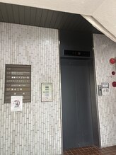 アジエスタ 名古屋錦二丁目店(ASIESTA)/中へ入って3階です