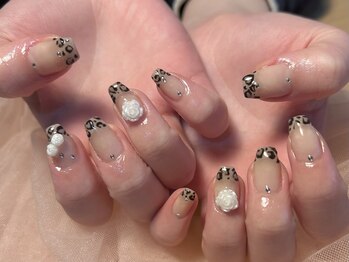 ヒョウ柄トレンドネイル