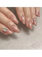 ユヌネイル(une nail)/ビジューネイル