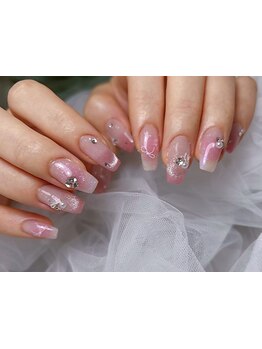 ネイル・アイメニューの同時施術が可能