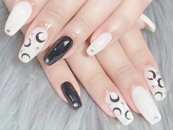 20代に人気♪マリーンセルネイル