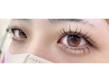 ユユサロン(youyu salon)/上下束感フラットラッシュ/LED可