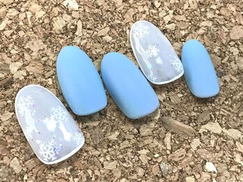 エストリブレ(estLivre)/雪の結晶ネイル