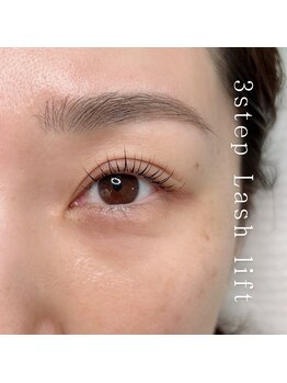 アンドモア ラッシュアンドブロウ ラウンジ(and MORE Lash&Brow lounge)/