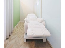 ルシェリ(Le cheri)の雰囲気（まつ毛メニューの施術ブース♪ふかふかソファーでゆったり＾＾）