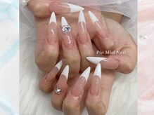 ピオミエルネイル 新宿(pio miel nail)/ホワイト×スティレットネイル
