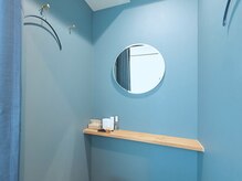 エヌピラティス 神戸三宮店(Nピラティス)の雰囲気（更衣室は、清潔感あふれる落ち着いた空間をご用意しております！）