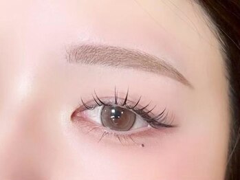ニクシーアイブティック(Nixie Eye Boutique)/眉毛/まゆげ/美眉スタイリング