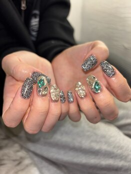 ウズ 和歌山店(UZU)/ビジューネイル