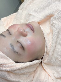 ラシェンテ(La sente)の写真/毛穴悩みを解消☆炭酸洗顔、フェイシャルWAXなど特別なフェイシャルケアでつるつる素肌へと導きます♪