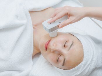 ビビットプラス(VIVIT+)の写真/《老けたな…と思いたくない！》気になりだしたホウレイ線やたるみを改善♪