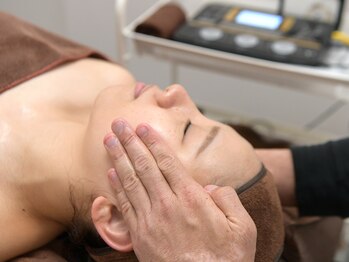 ひかる接骨院 ひかるボディケア/個室・フェイシャル＆ヘッドスパ