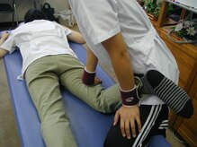 整体院もみのき 土浦本店/施術風景7　下肢の施術