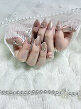 ミニョン(Minyon)/キラキラストーンネイル☆