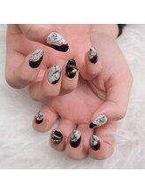 ネイル アトリエ アミュレット(Amulet)/モノトーンニュアンスネイル