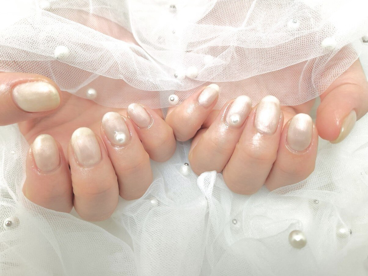 2025年-2026年冬トレンド】ホワイト ワンカラーのネイルデザイン集