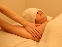 プチボヌール(petit bonheur)/脇の施術でリンパを流す