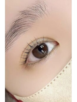 リリー(Lilly)の写真/【持続力UP◎】自まつ毛を大切にした丁寧な施術で、まつ毛の健康を守りながら美しいお目元へ♪