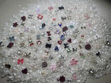 シャトンネイル 春日井店(chaton nail)の雰囲気（パーツもお安く多数ご用意しております！）