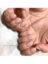 サロン ド ラム(Salon de ramu)/ベージュ×フラワーネイル