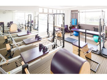 SKY 春日井店/多種多様なピラティスのマシン