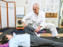 療術整体しげたか/もみほぐしではなく「のばす」